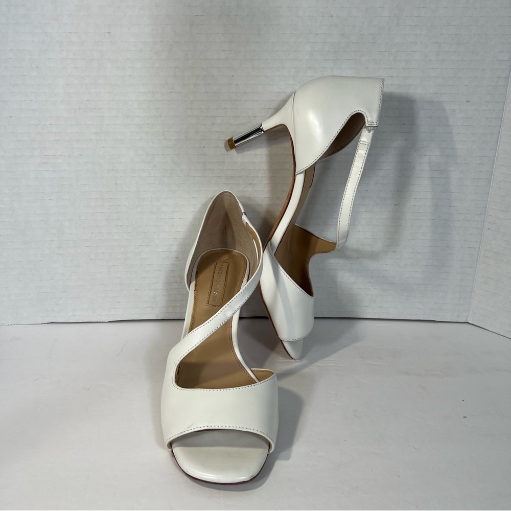 Antonio Melani Womens Leather White Sandals 6M Open Toe Diagonal Strap Heels